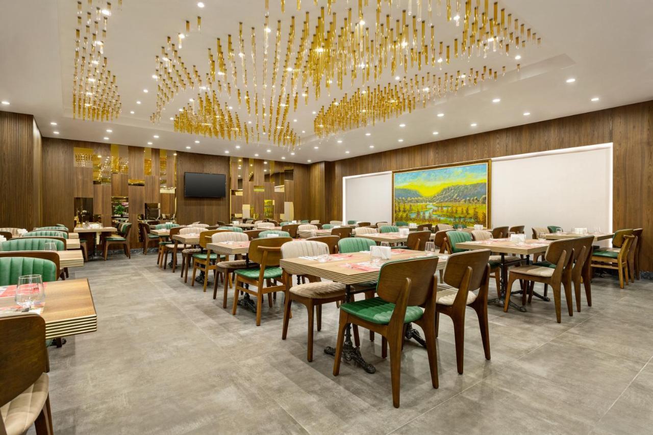 Ramada By Wyndham Istanbul Umraniye Hotell Exteriör bild