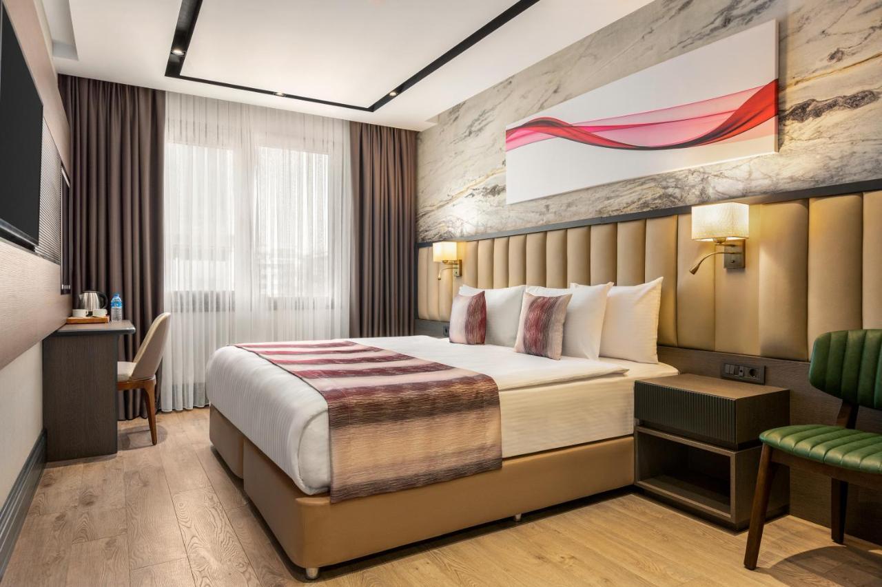 Ramada By Wyndham Istanbul Umraniye Hotell Exteriör bild