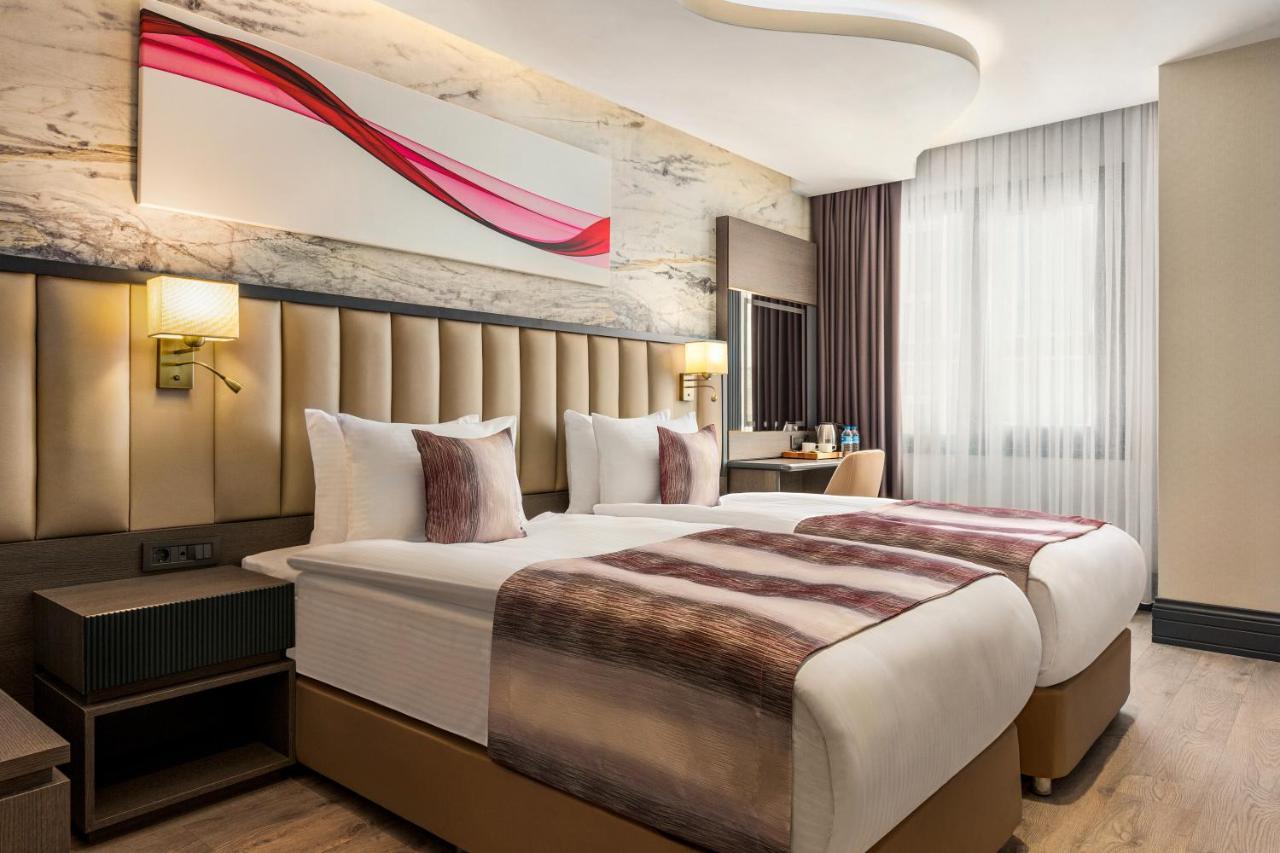 Ramada By Wyndham Istanbul Umraniye Hotell Exteriör bild