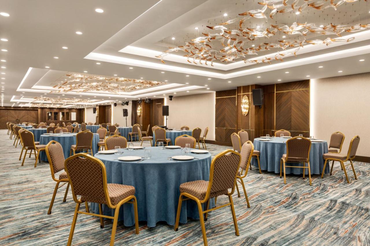 Ramada By Wyndham Istanbul Umraniye Hotell Exteriör bild