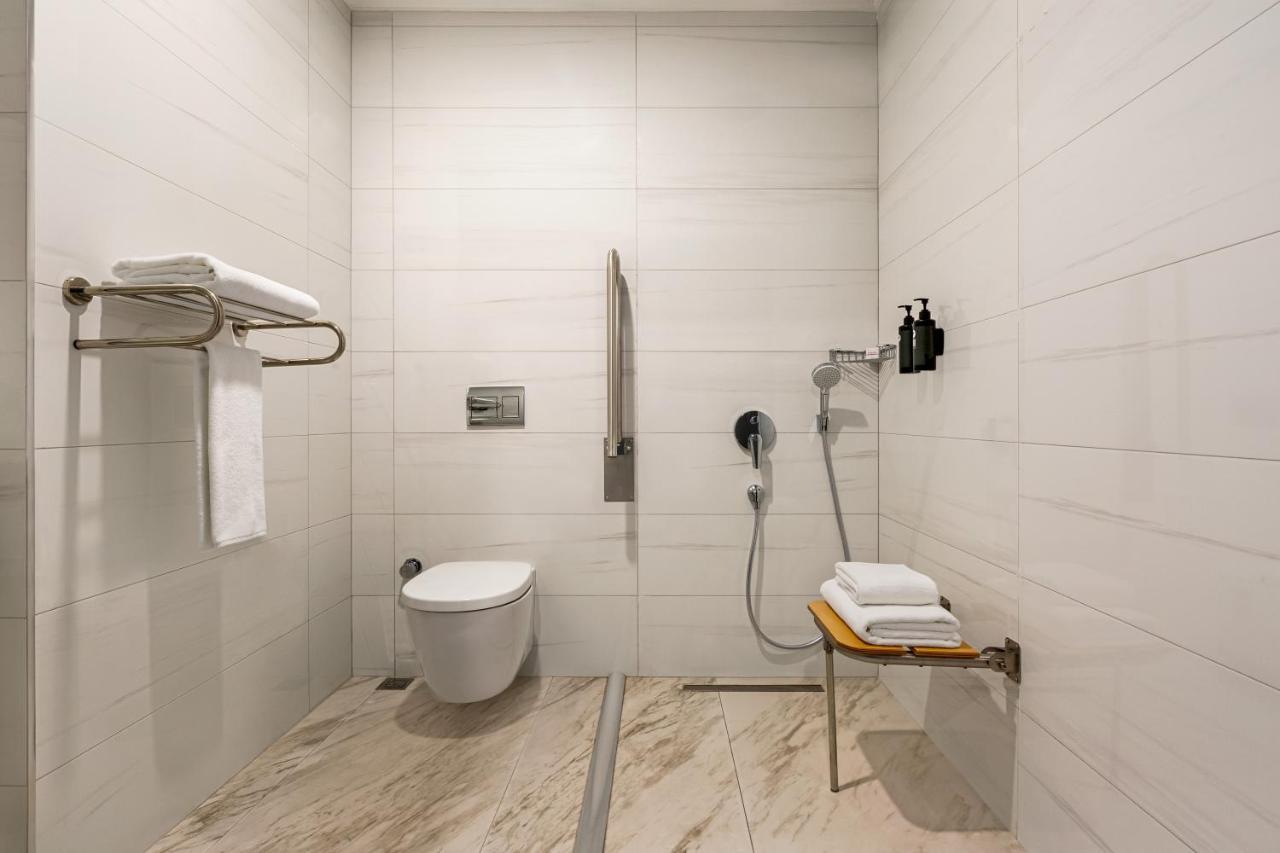 Ramada By Wyndham Istanbul Umraniye Hotell Exteriör bild